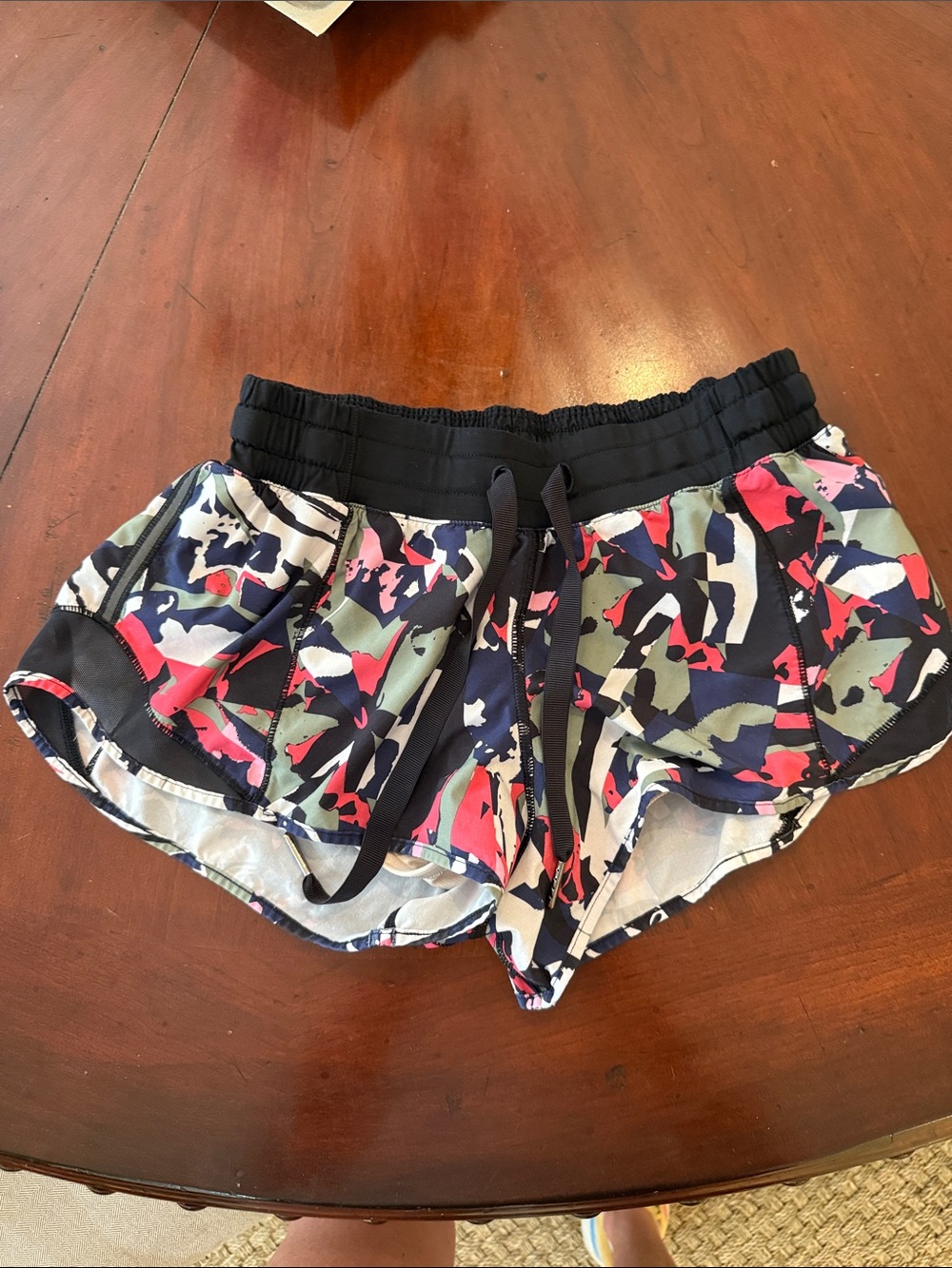 Lululemon hotty hot 2 inch inseam Multi-Color Shorts